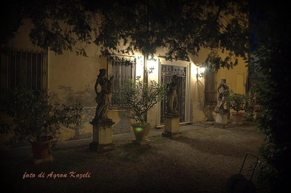 Antica Dimora Conti Custoza Bed and Breakfast Roverbella Εξωτερικό φωτογραφία